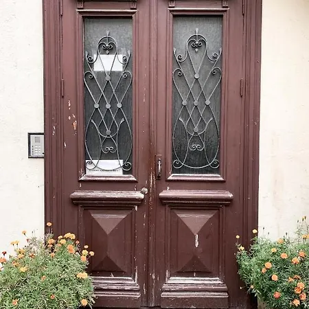 Old Town Home Of Evil Dog Vilnius Exterior photo