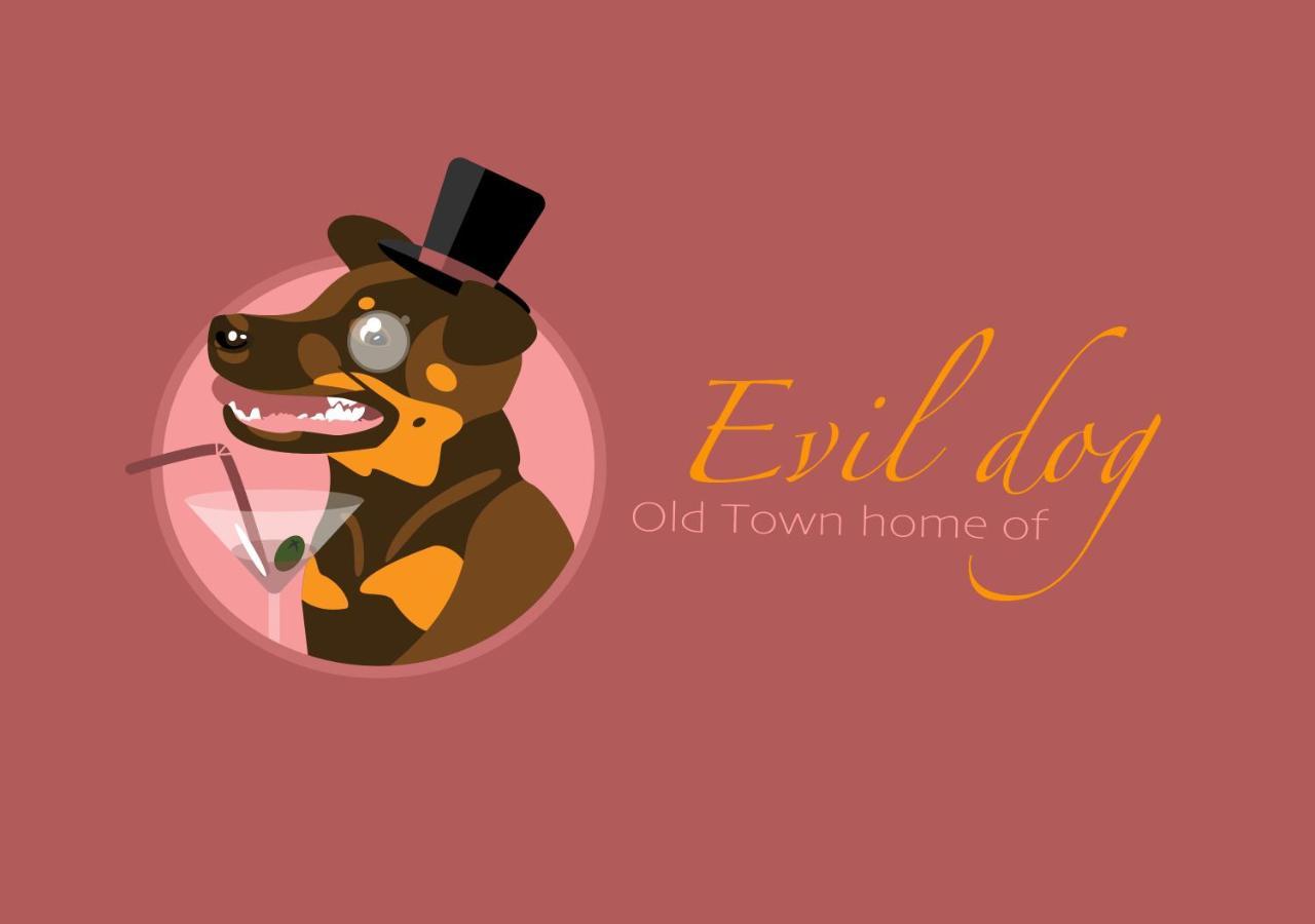 Old Town Of Evil Dog Apartment *