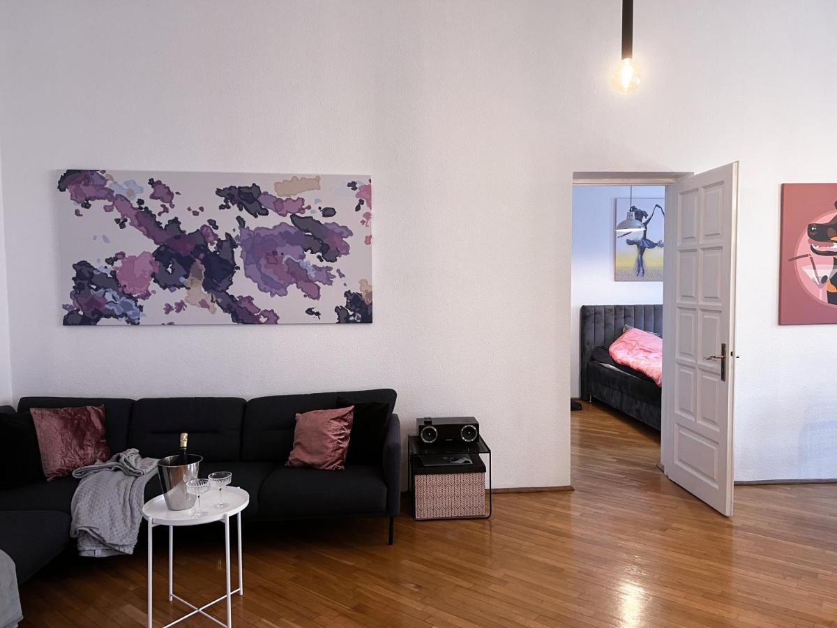 Old Town Of Evil Dog Apartment Vilnius